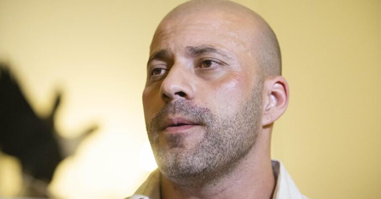 Moraes investiga visitas irregulares a Daniel Silveira