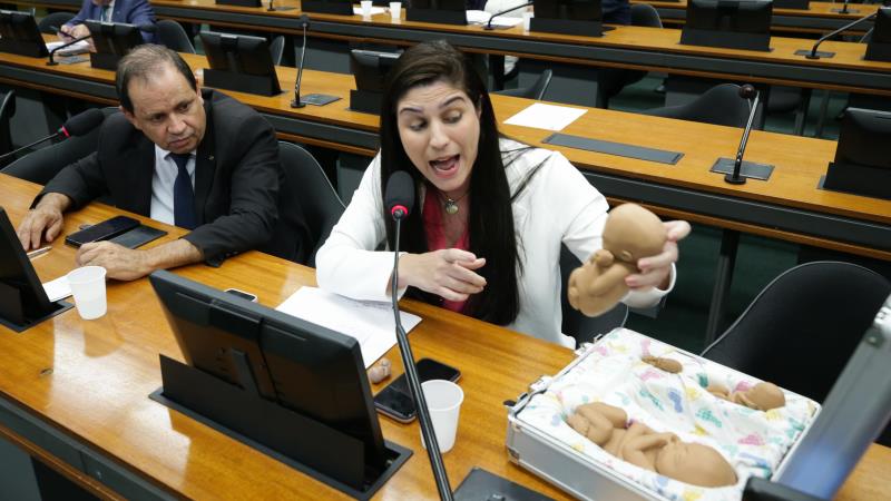 Governo Lula critica suspensão de norma sobre aborto legal infantil