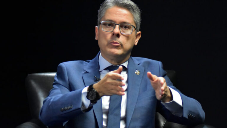 Críticas de relator da CPI sobre fala de Lula