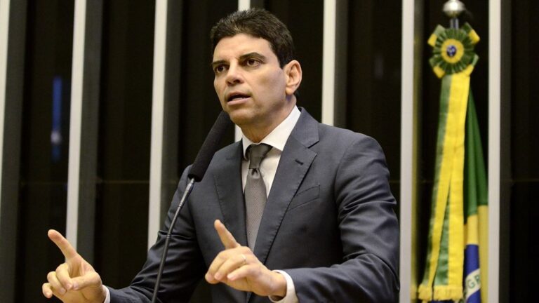 Câmara aprova retomada do voto secreto na PEC da Blindagem