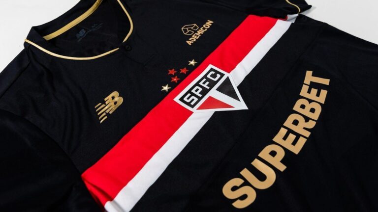 São Paulo estreia terceiro uniforme em partida contra o Atlético-MG