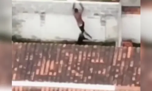 Suspeito de tráfico é detido após ataque de pitbull ao tentar escapar da polícia