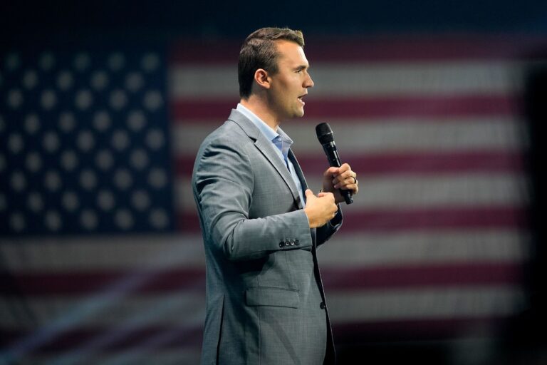 Funeral de Charlie Kirk contará com discurso de Donald Trump