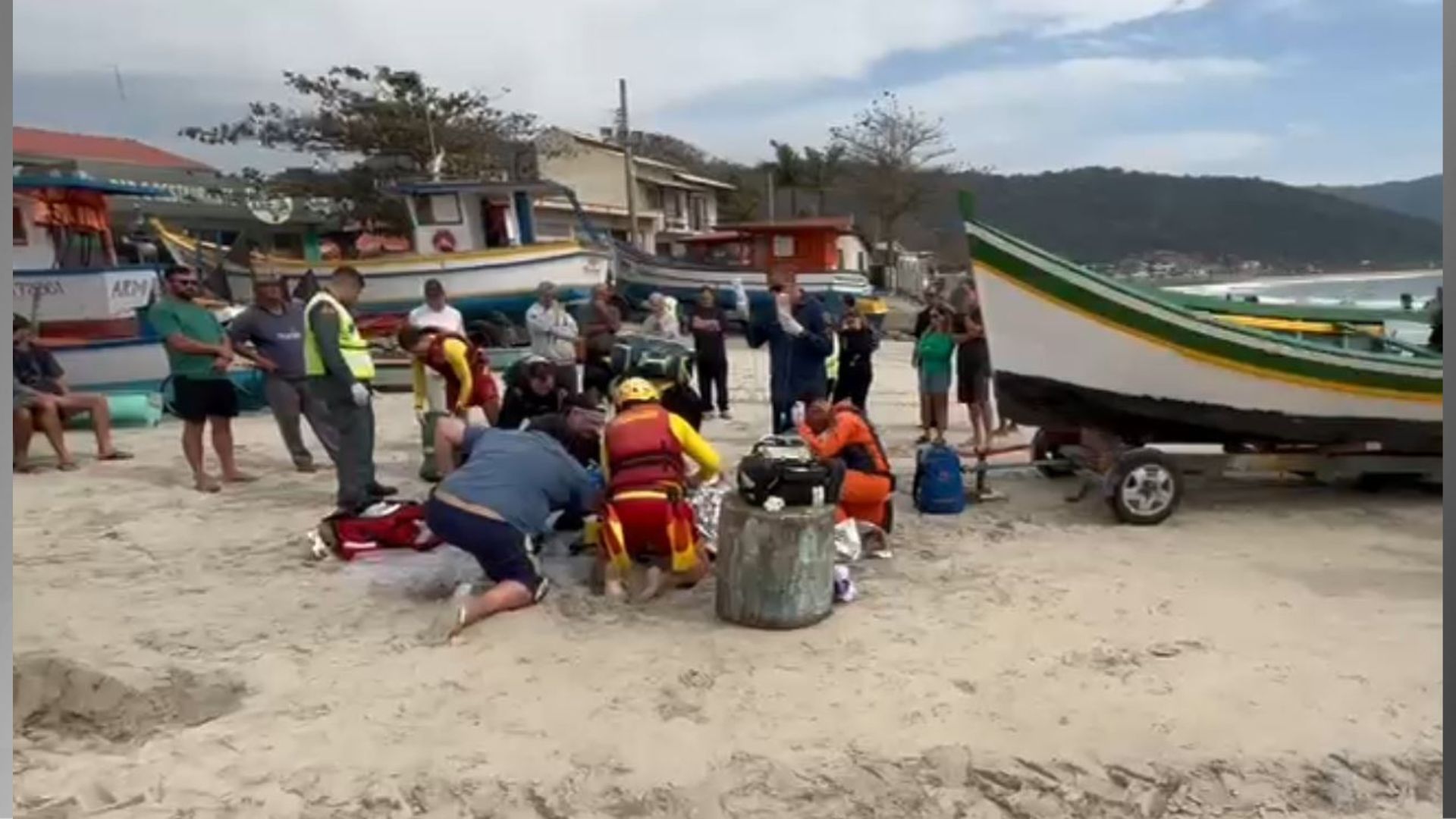 Jovem tem rosto esmagado por embarcação em Florianópolis