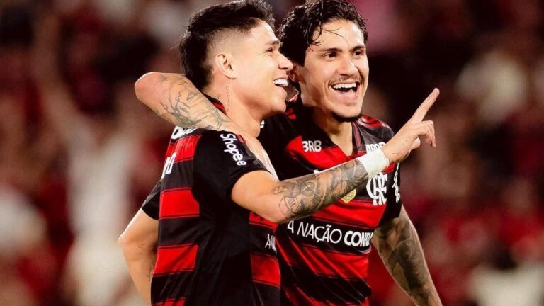 Flamengo faz história com goleada sobre o Vitória no Brasileirão