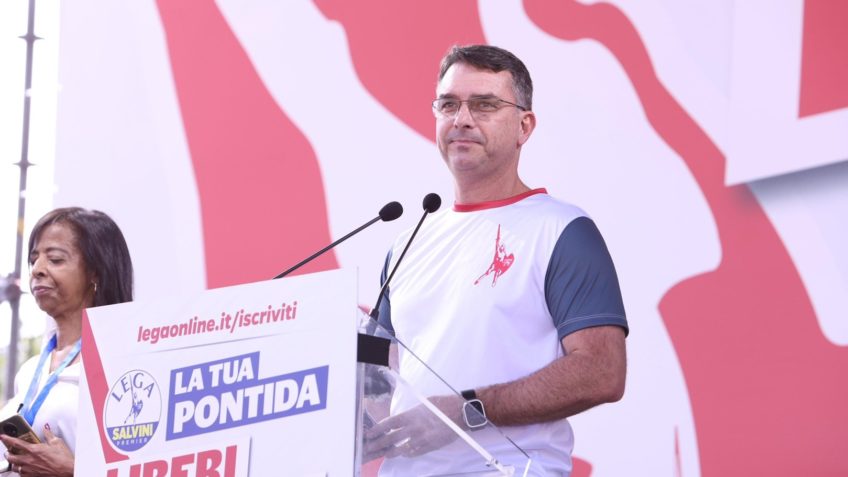 Na Itália Flávio Bolsonaro diz que Brasil tem “Perseguidos políticos” e perdeu a soberania