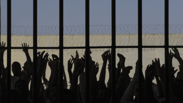 Superlotação nos presídios de SP atinge 54% acima da capacidade