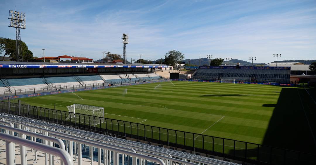 Bragantino e Santos se enfrentam no Brasileirão