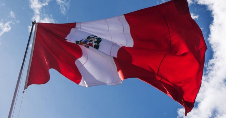 Acidente trágico no Peru envolve músicos bolivianos e deixa 14 mortos