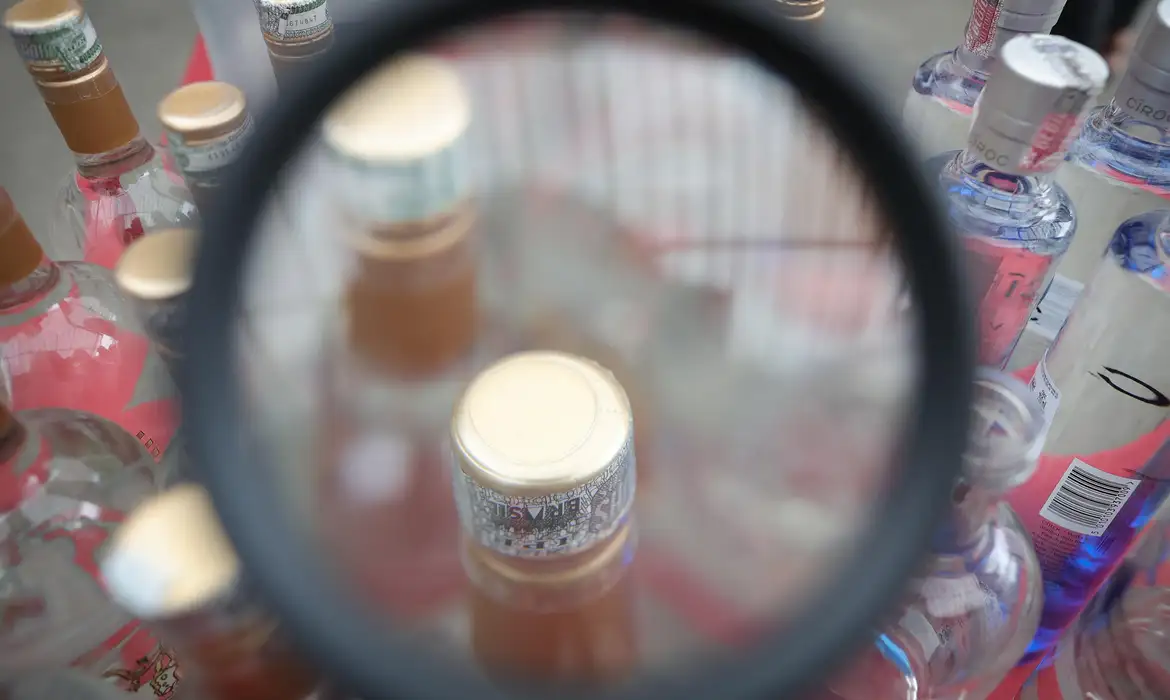 Brasil registra 36 casos de intoxicação por metanol e sete mortes