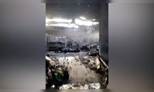 Incêndio atinge barracão de fábrica de bonés em Apucarana