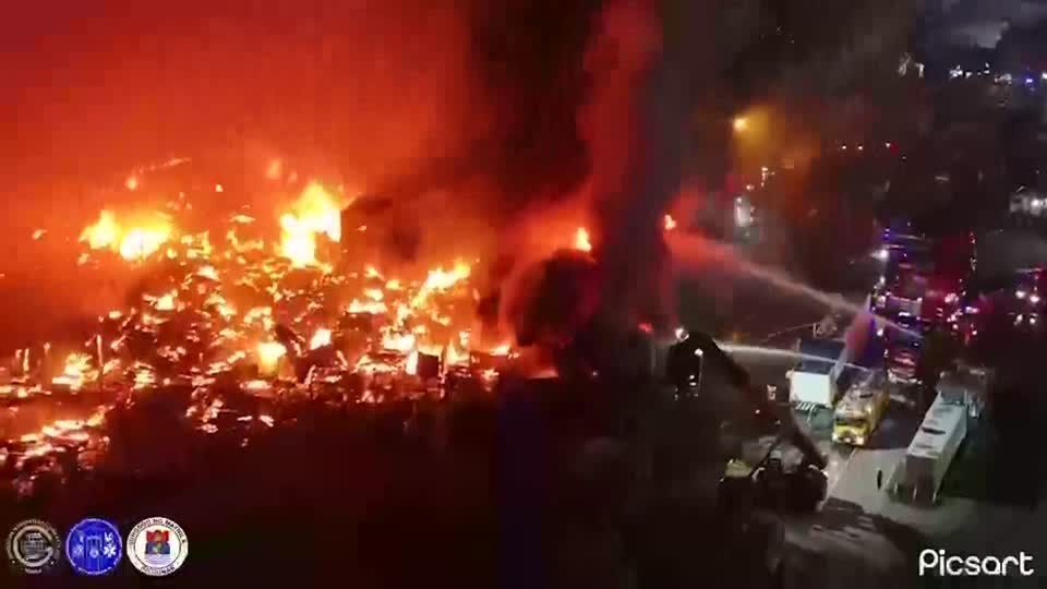 Incêndio devastador em favela de Manila deixa mais de 1.100 desalojados