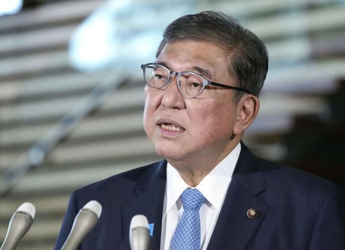 Primeiro-ministro japonês renuncia ao cargo