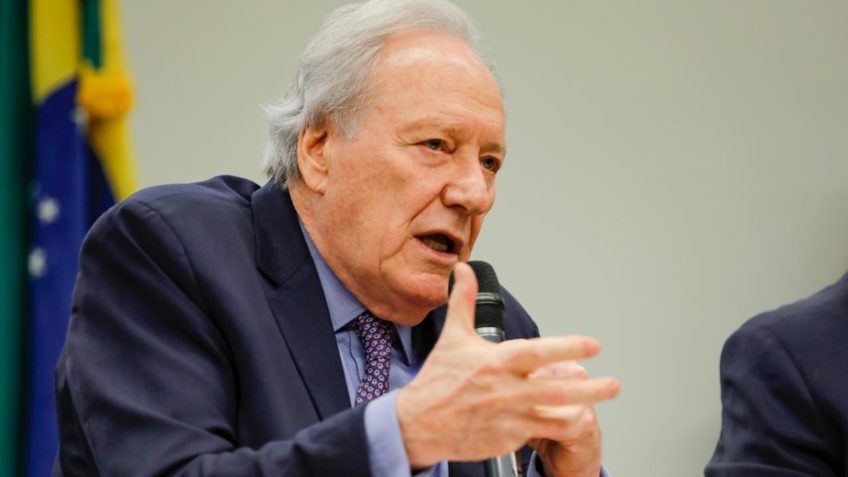 Decisão de sucessor de Barroso deve ocorrer após viagem de Lula