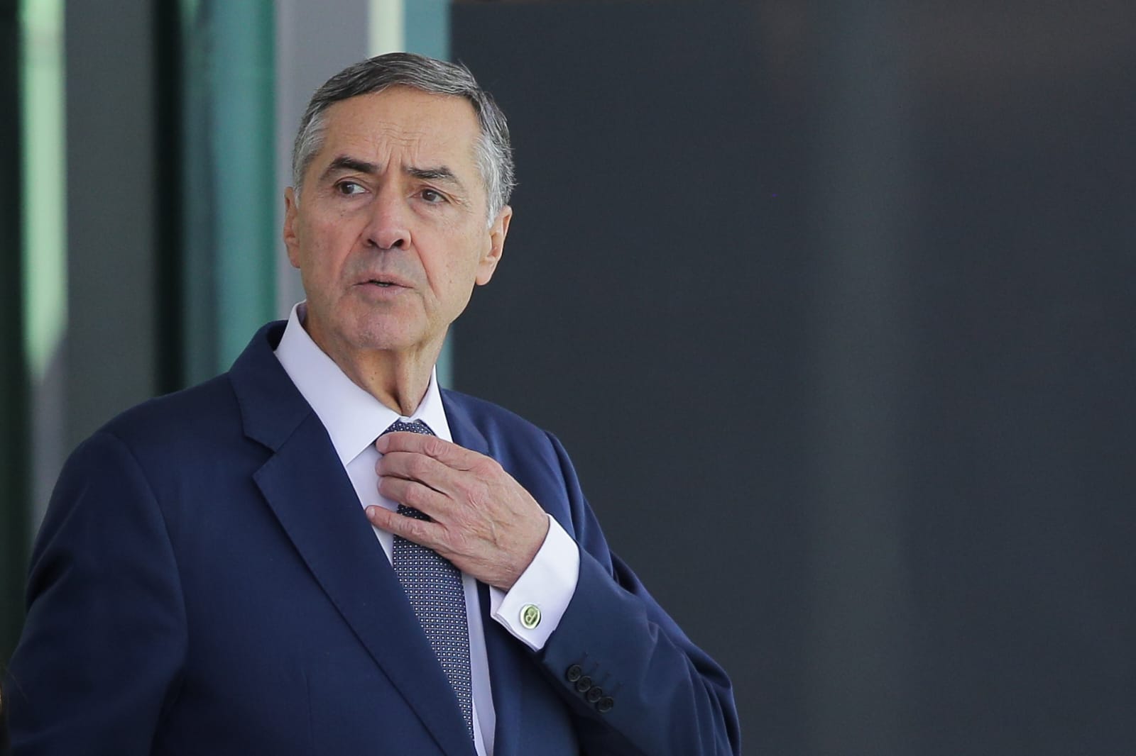 Barroso deixa o STF e abre caminho para nomeação de Lula