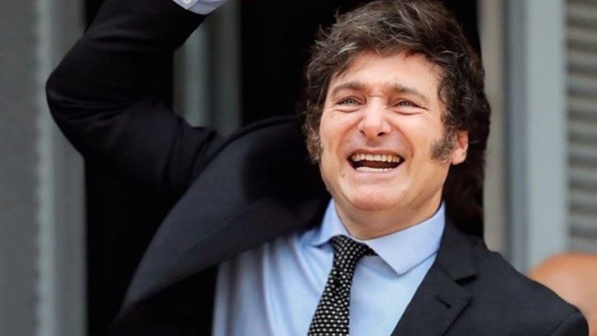 Dólar cai mais de 7% na Argentina após vitória de Milei