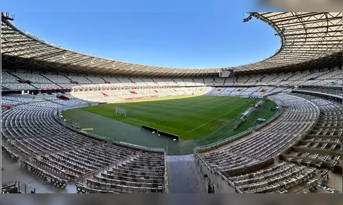 Cruzeiro e Vitória se enfrentam no Mineirão