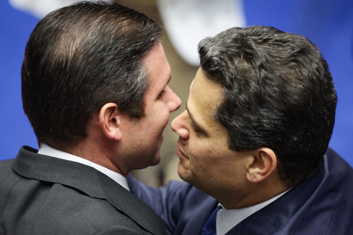 Alcolumbre e Motta sinalizam resistência à anistia