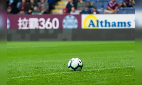 Chelsea e Tottenham se enfrentam neste sábado na Premier League