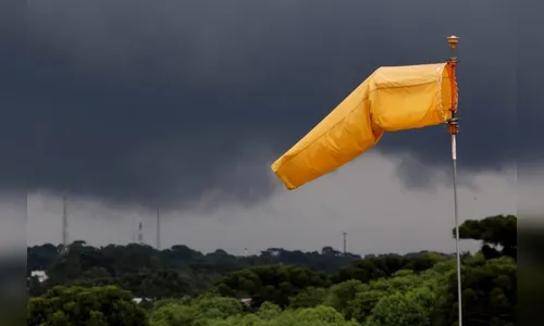 Paraná em alerta para tempestades severas com ventos de até 100 km/h