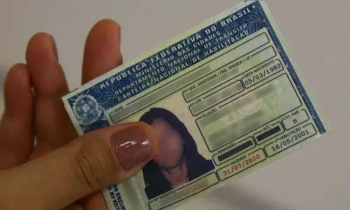 Fraudes com documentos aumentam drasticamente no Brasil até 2025