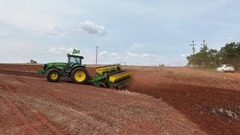 Plantio da soja na região de Ivaiporã avança com chuvas