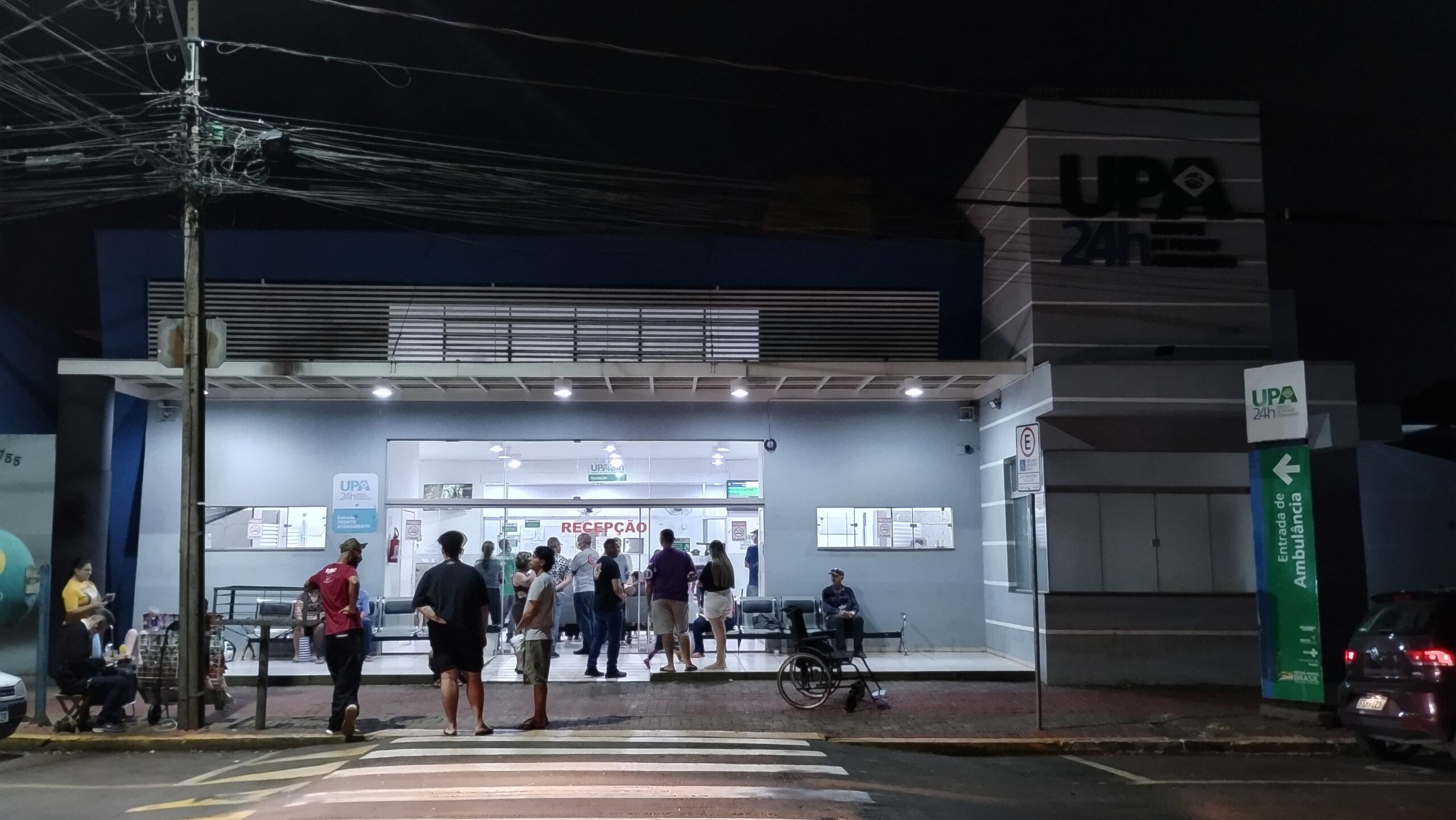 Colisão entre carro e moto deixa jovem ferida em Apucarana