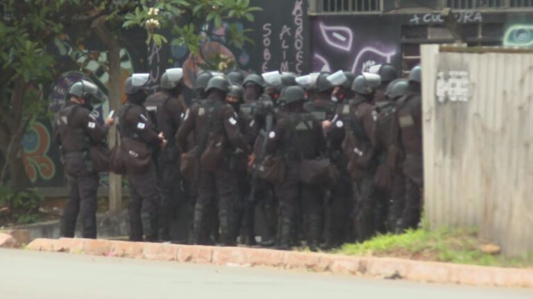 Operação da PM para desocupar hotel em Taguatinga