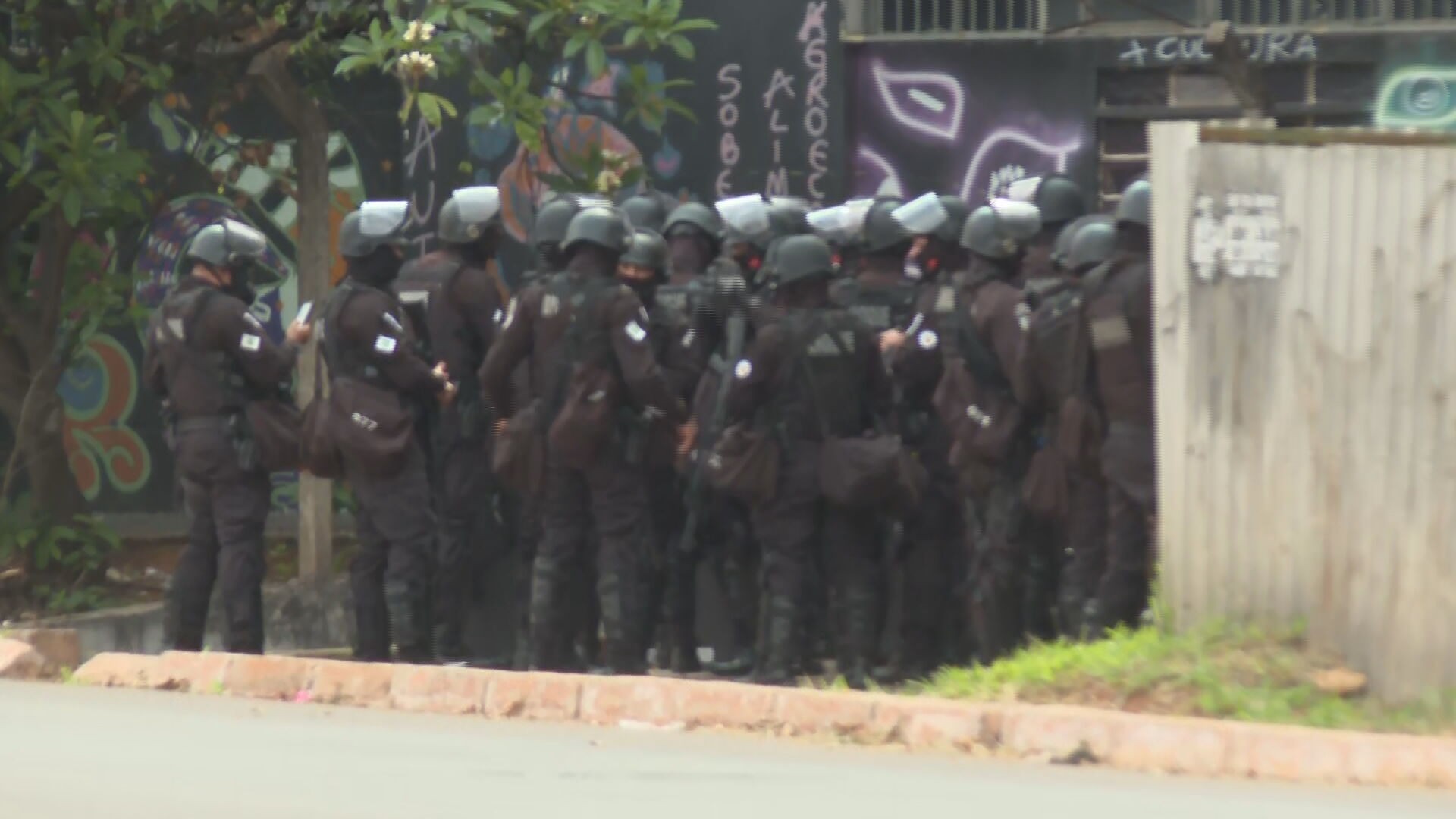 Operação da PM para desocupar hotel em Taguatinga