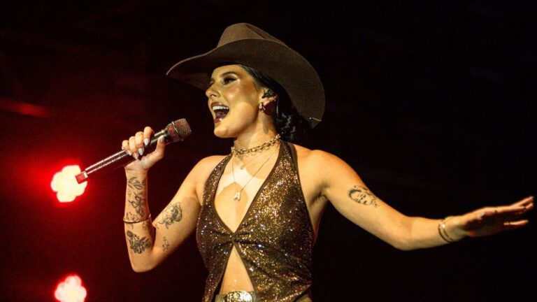 Ana Castela se apresenta como embaixadora na festa de Barretos