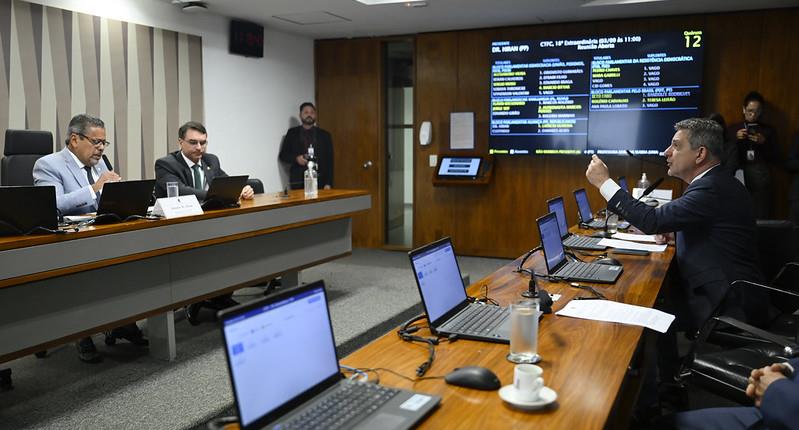 Oposição aprova mini-cpi para investigar Correios no Senado