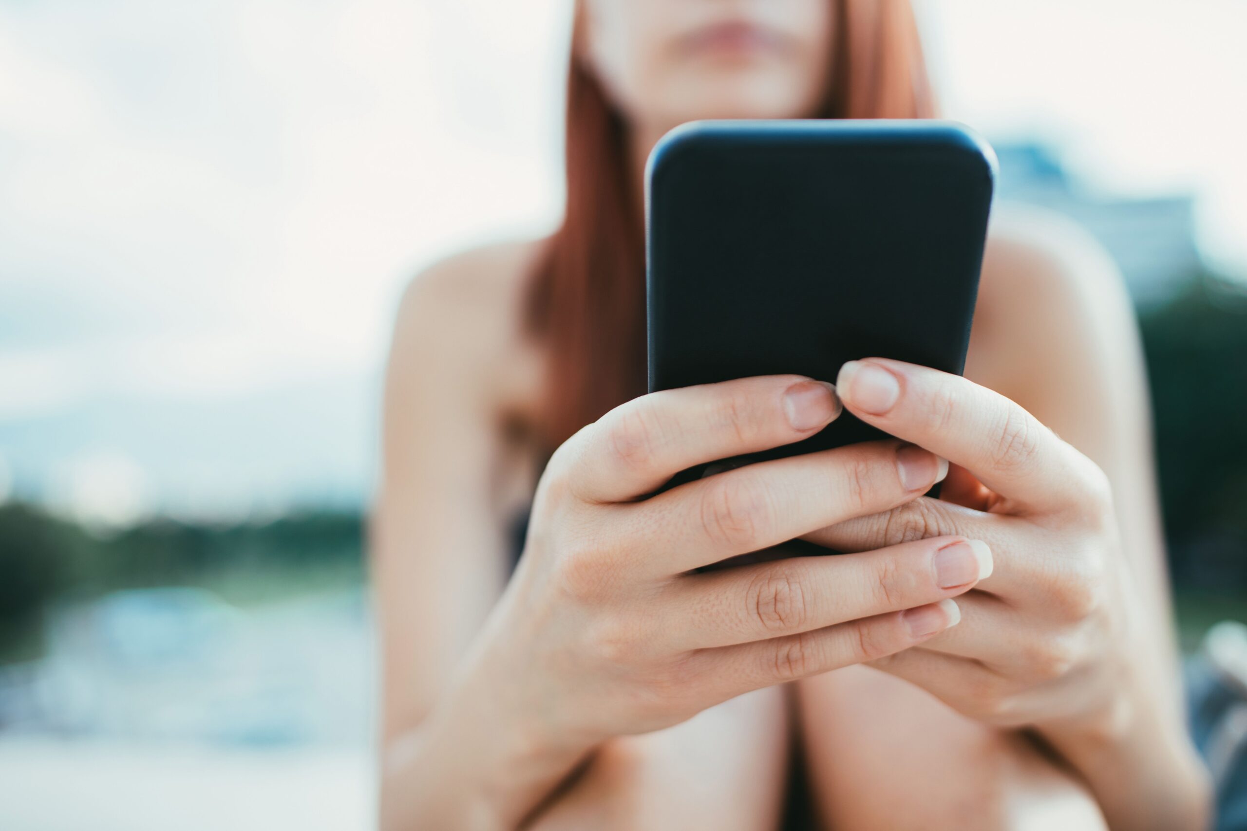 Funcionários do TikTok alertam sobre riscos do app para saúde dos jovens