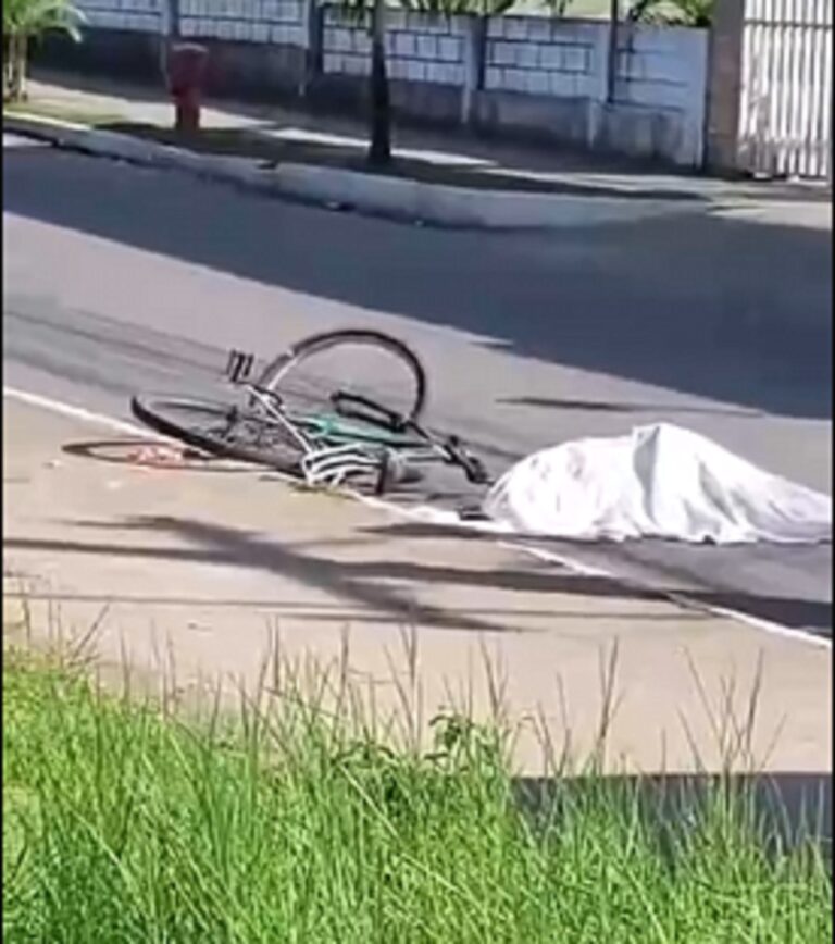 Ciclista morre após ser atropelada por carreta