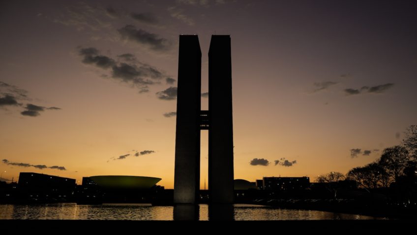 CCJ aprova sanções para licitações frustradas