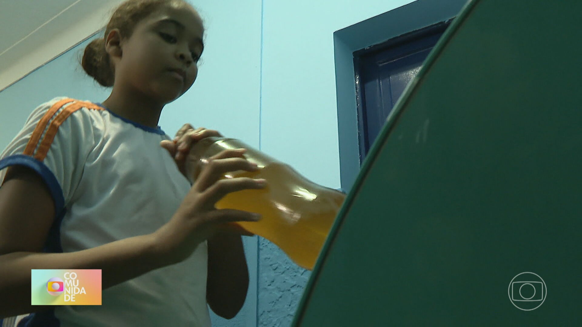 Escola de Nova Iguaçu ensina descarte correto de óleo de cozinha