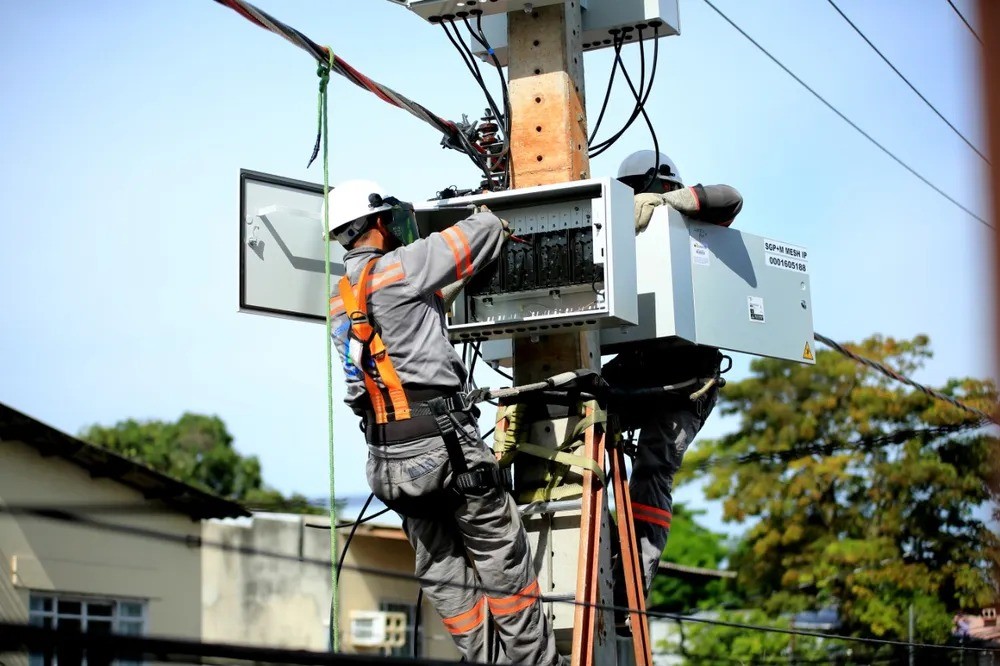 Ruas de quatro bairros de Manaus ficarão sem energia nesta segunda-feira