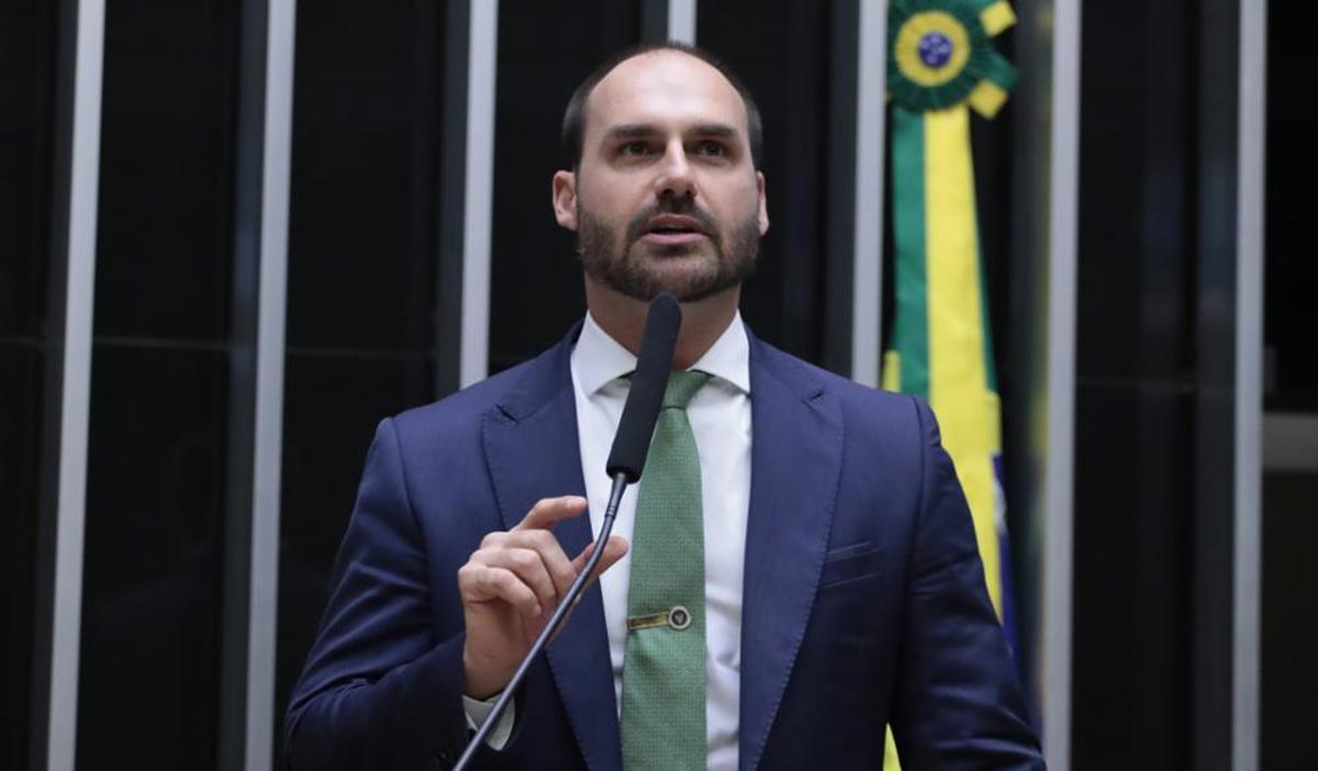 Moraes nega carta rogatória a Eduardo: “Está criando dificuldades”