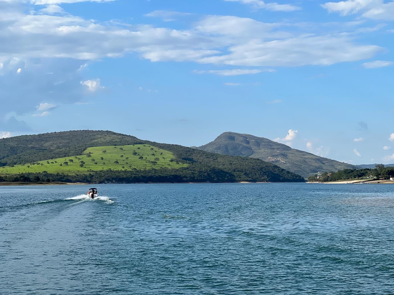Descubra o que fazer no Lago de Furnas, o ‘Mar de Minas’