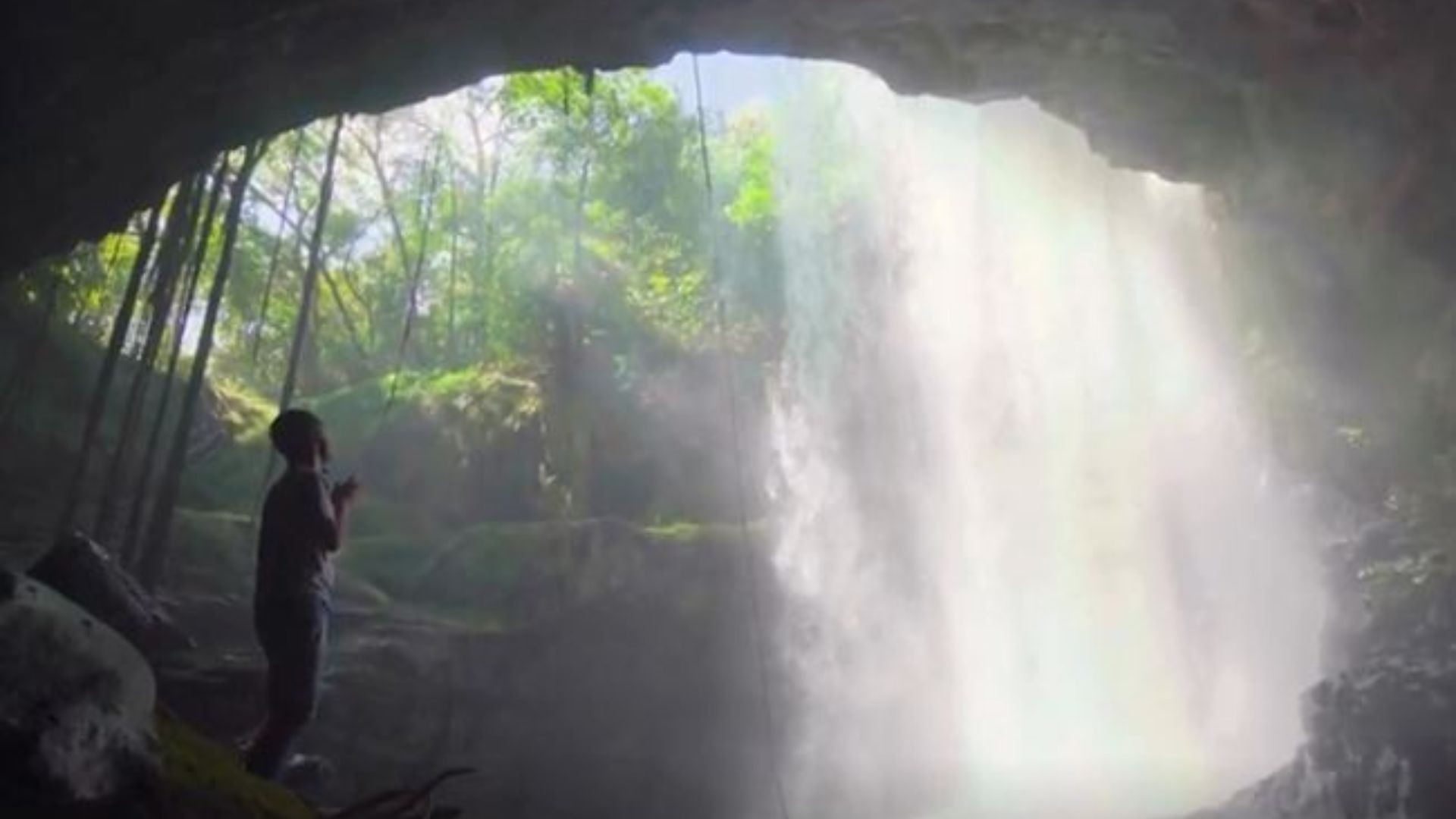 Cachoeira, fervedouro e cavernas: descubra Mambaí, Goiás