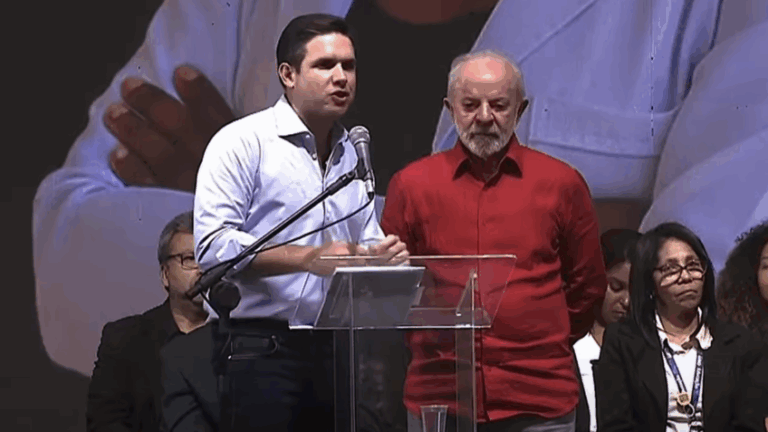 Hugo Motta é vaiado durante evento com Lula no Rio