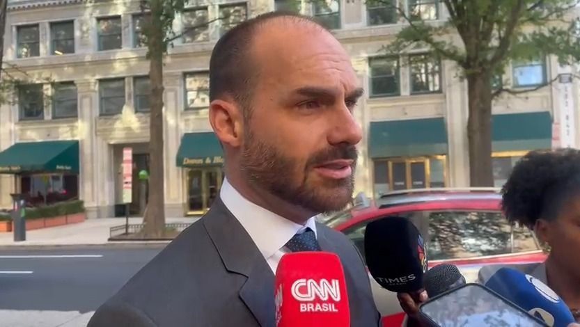 Eduardo cobra anistia e diz que Brasil deve se alinhar a Trump