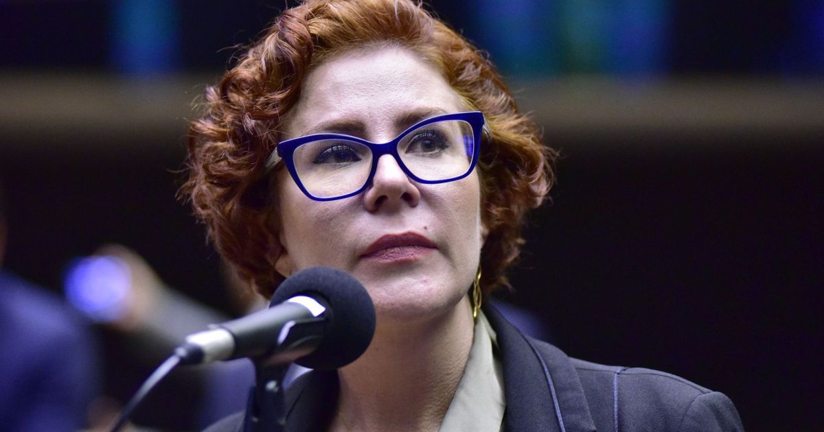 PF conclui que Zambelli não coagiu ministros do STF