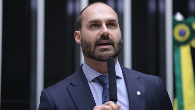 Eduardo Bolsonaro enfrenta processo por quebra de decoro