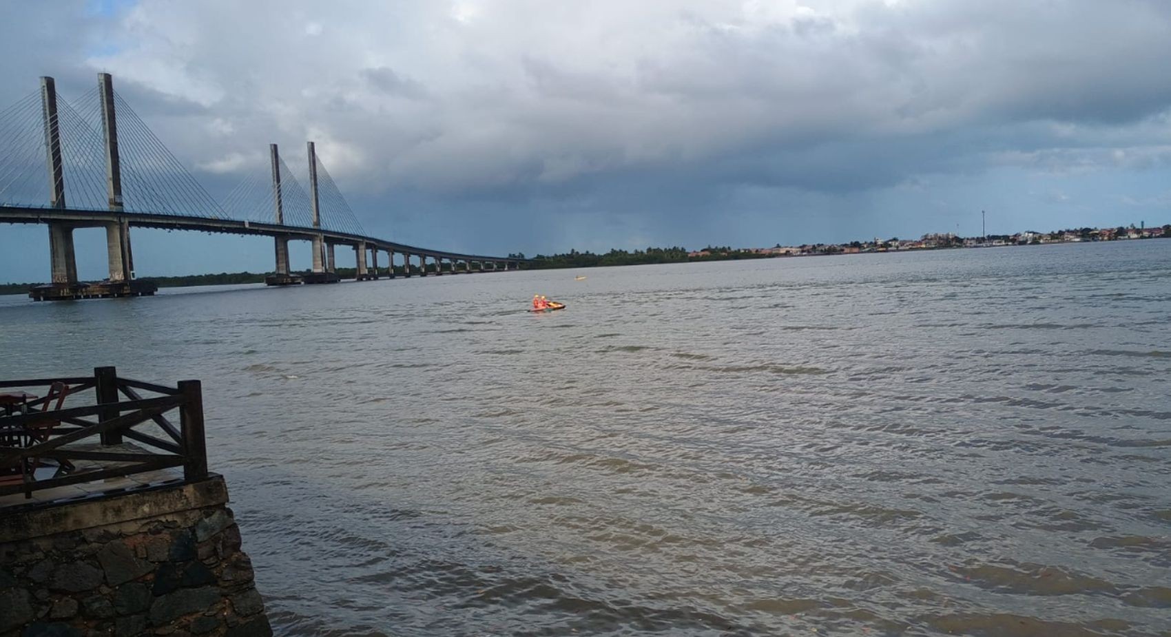 Adolescente desaparece ao mergulhar no Rio Sergipe