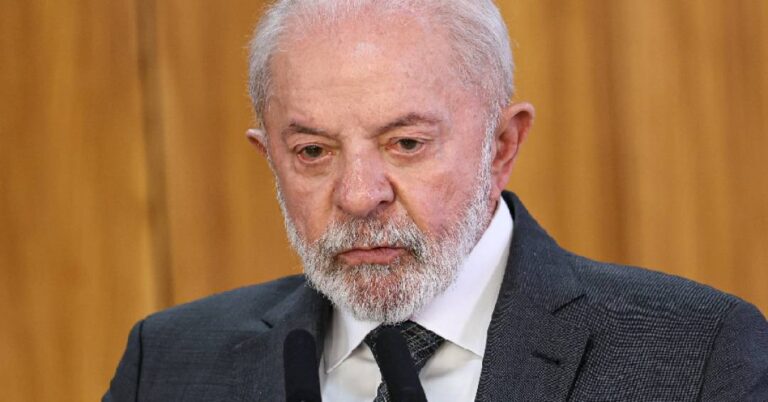 Lula critica Fux sobre provas contra Bolsonaro