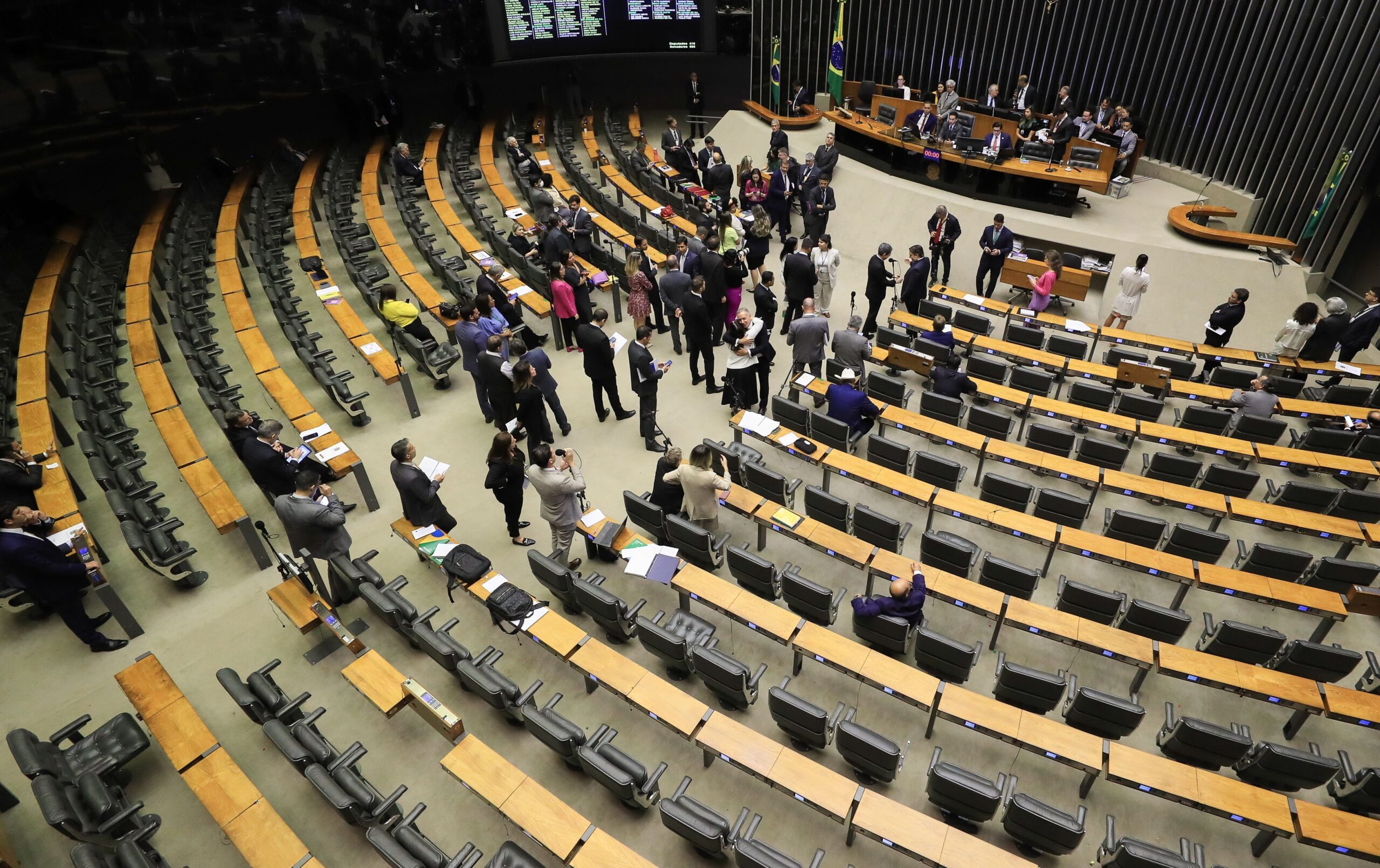 Oposição busca urgência para projeto de anistia após julgamento