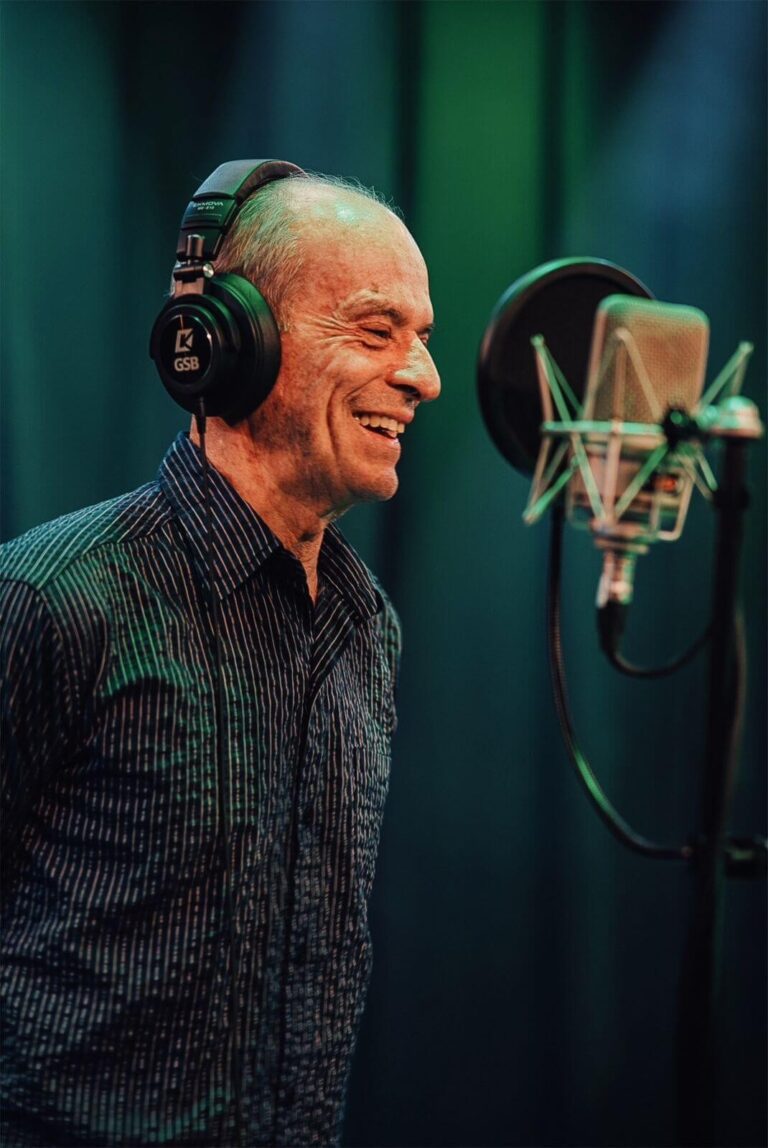 Ney Matogrosso grava samba-enredo para Carnaval 2026