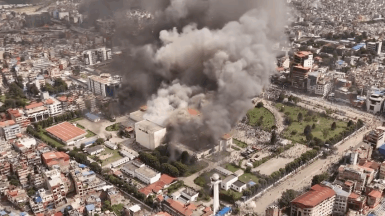 Protestos no Nepal resultam em 51 mortes