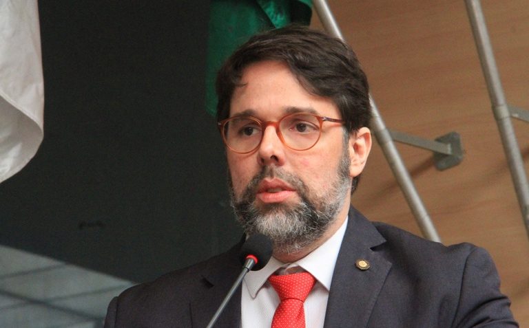 PL expulsa vereador por chamar Michelle Bolsonaro de “quenga”