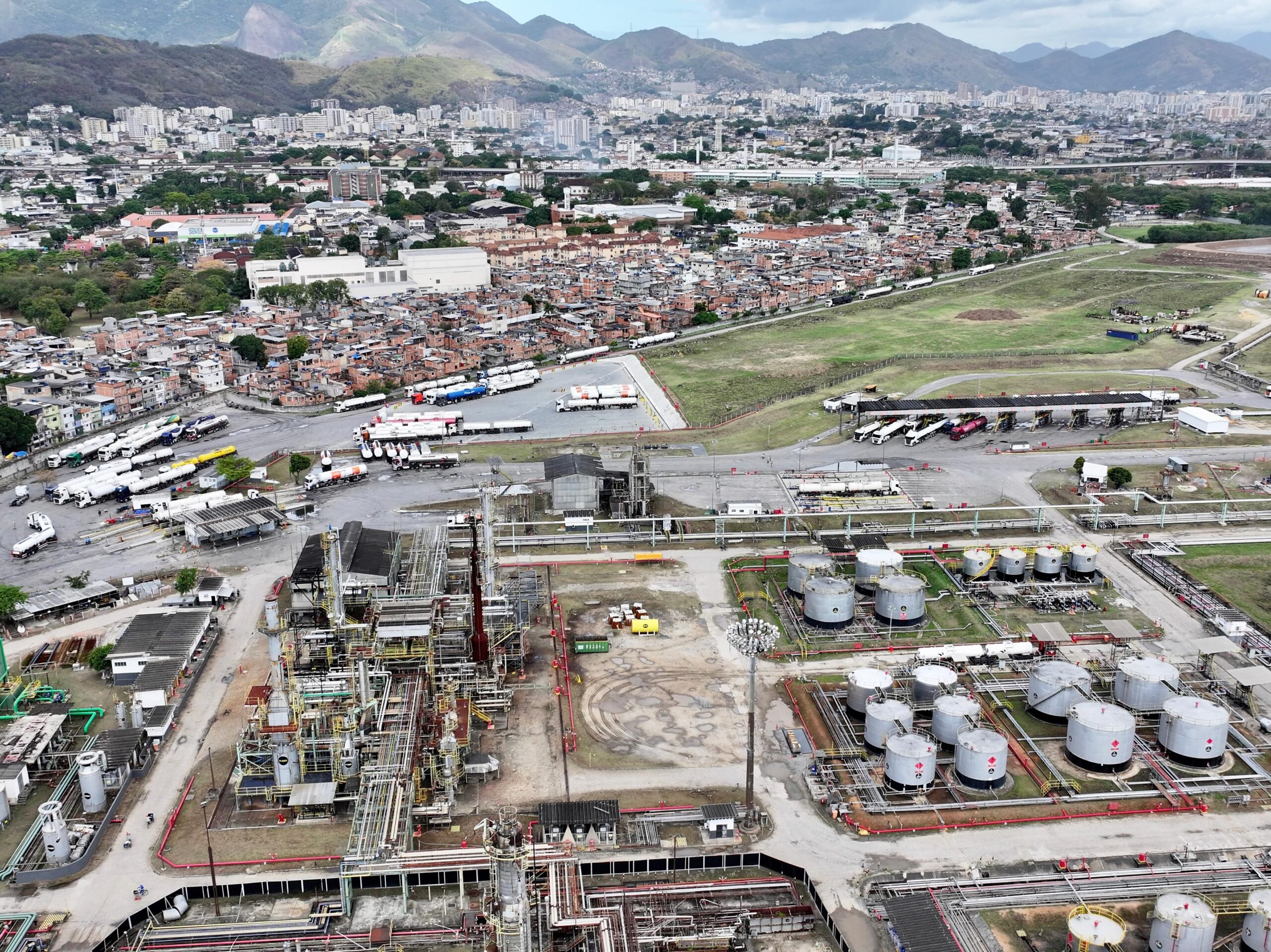 ANP interdita operações da Refit no Rio